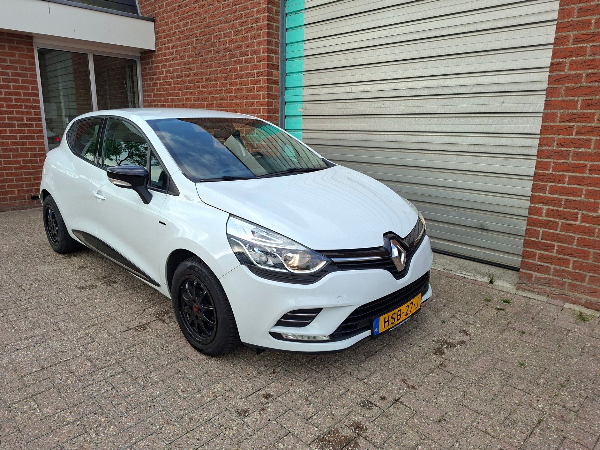 Renault CLIO 1.2 16V 5-Drs Airco! Navi! Bj:2017, Voorwielaandrijving, Euro 6, 4 cilinders, Wit