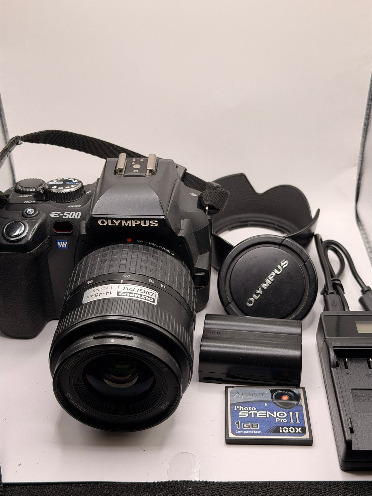 Olympus E-500 DSLR Camera met Zuiko Digital 14-45mm lens, Gebruikt, Spiegelreflex, Verzenden, Accu