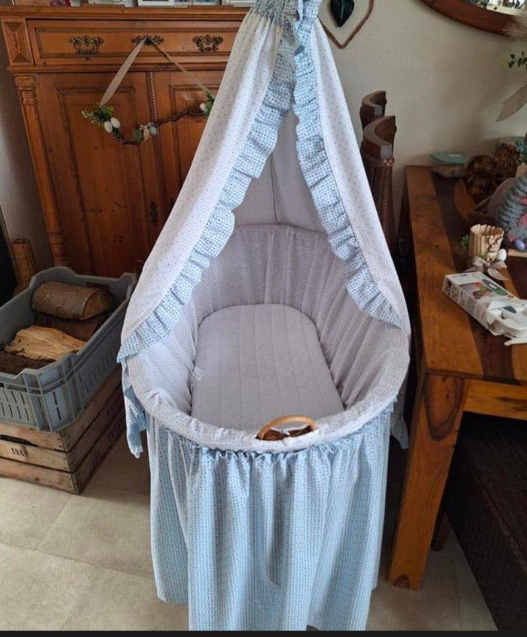 Prachtig rotan wiegje met zachte, wasbare bekleding, Ophalen, Zo goed als nieuw, Wieg