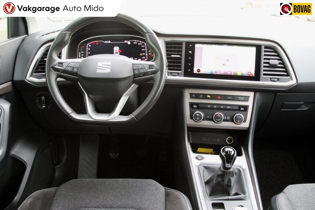 SEAT Ateca 1.5 TSI Xperience Business Intense | 360 camera |, Auto's, 12 maanden, 1300 kg, 4 cilinders, Zwart