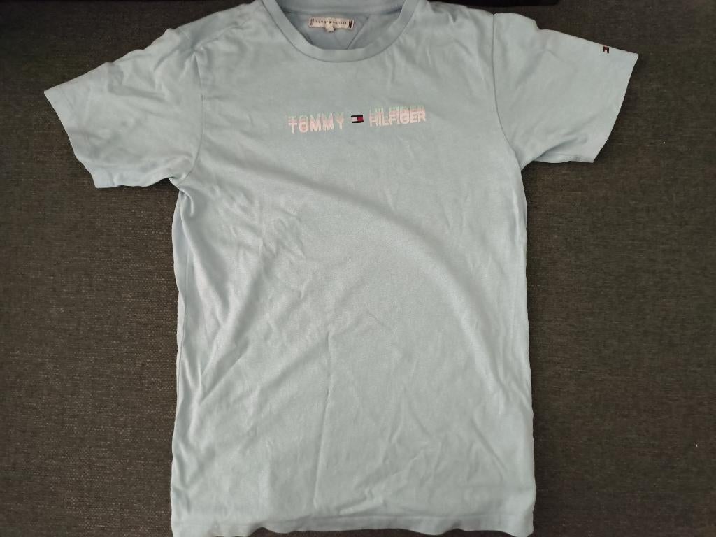 Tommy Hilfiger T-shirt – Lichtblauw – Maat 164, Kinderen en Baby's, Kinderkleding | Maat 164, Gebruikt, Ophalen of Verzenden, Tommy Hilfiger