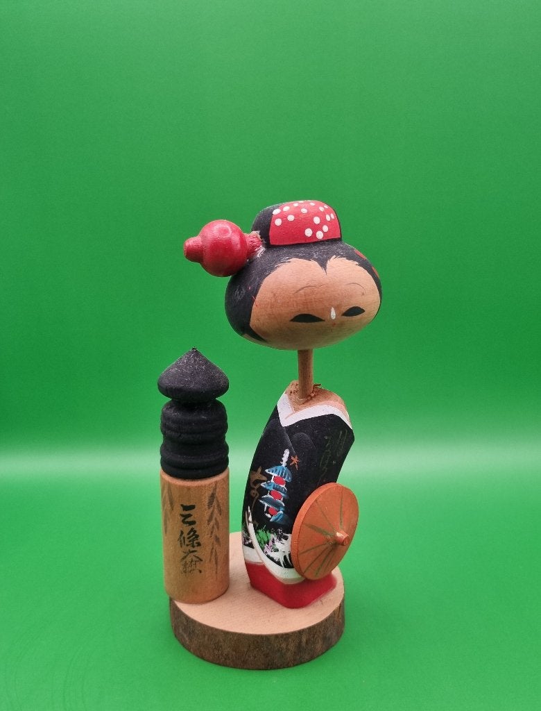 Vintage Sanjo Tsubaki Kokeshi
