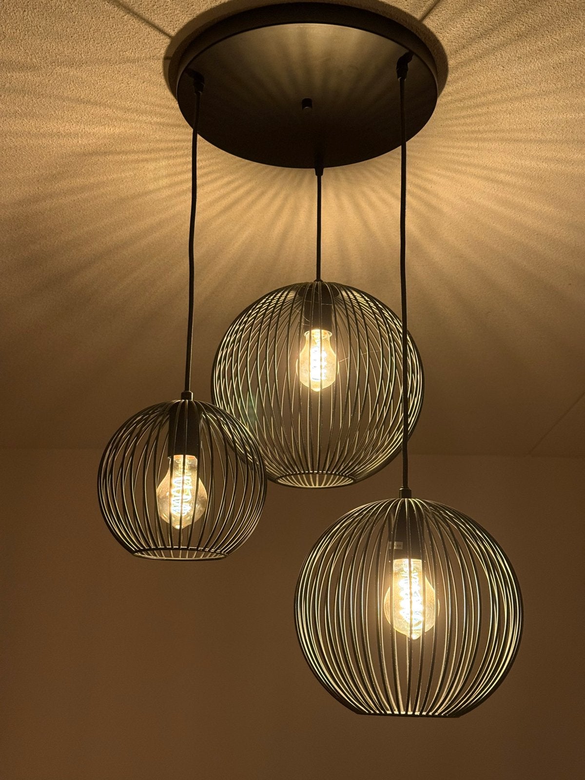 Zwarte hanglamp met 3 filament bollen - Zo goed als nieuw
