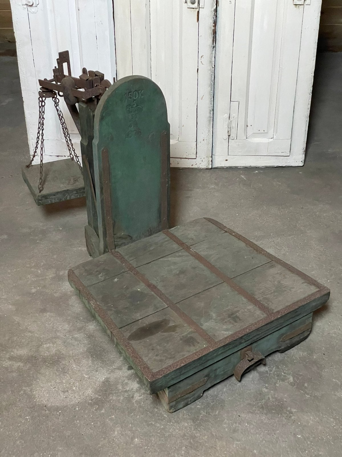 Antieke bascule / weegschaal, Ophalen