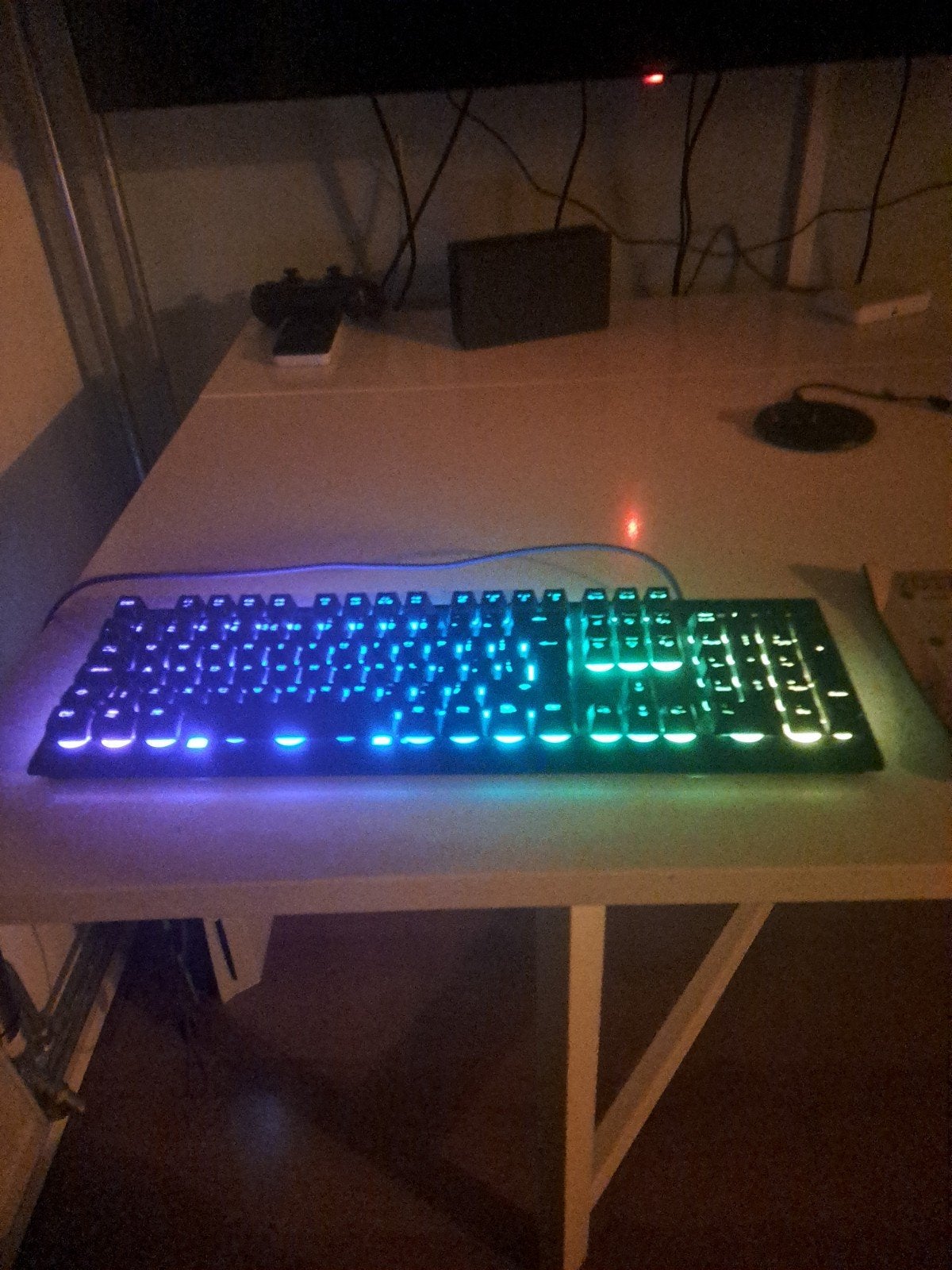 Gaming toetsenbord met mooie lichten en fijne geluiden, Computers en Software, Toetsenborden, Gaming toetsenbord, Ophalen of Verzenden