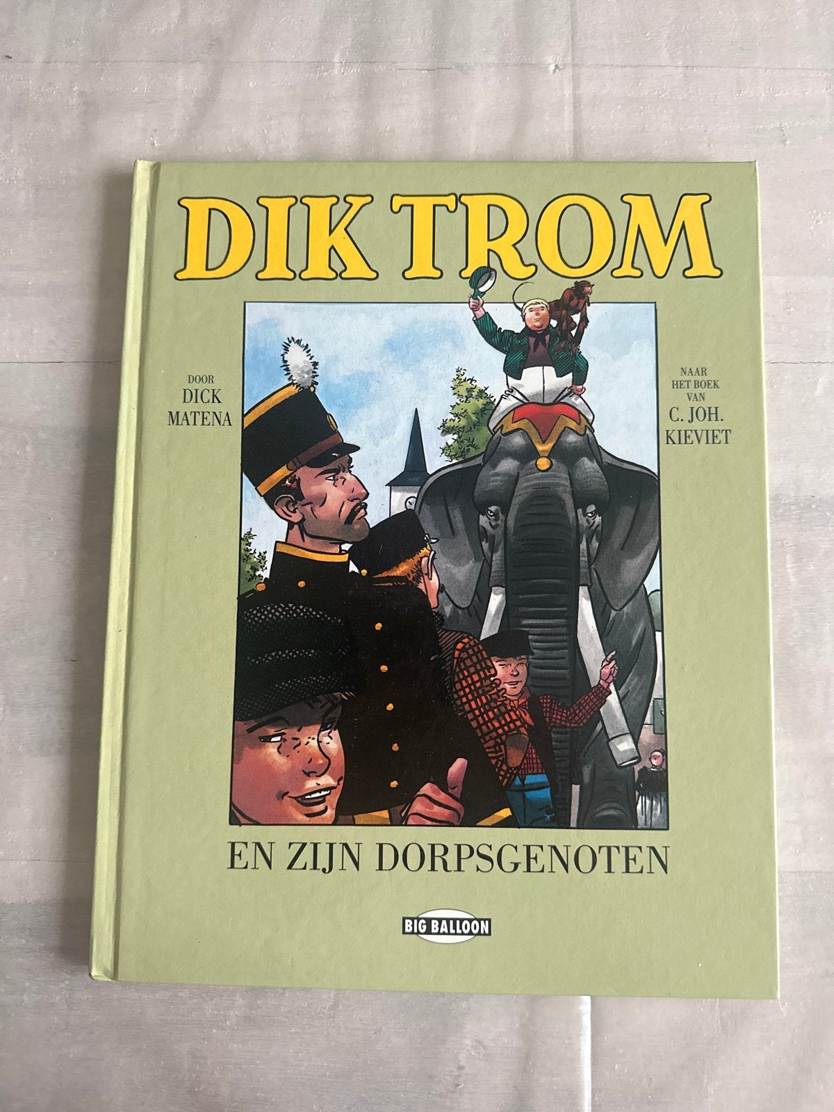 Dik Trom en zijn dorpsgenoten - Stripboek hardcover, Eén stripboek, Ophalen of Verzenden, Zo goed als nieuw
