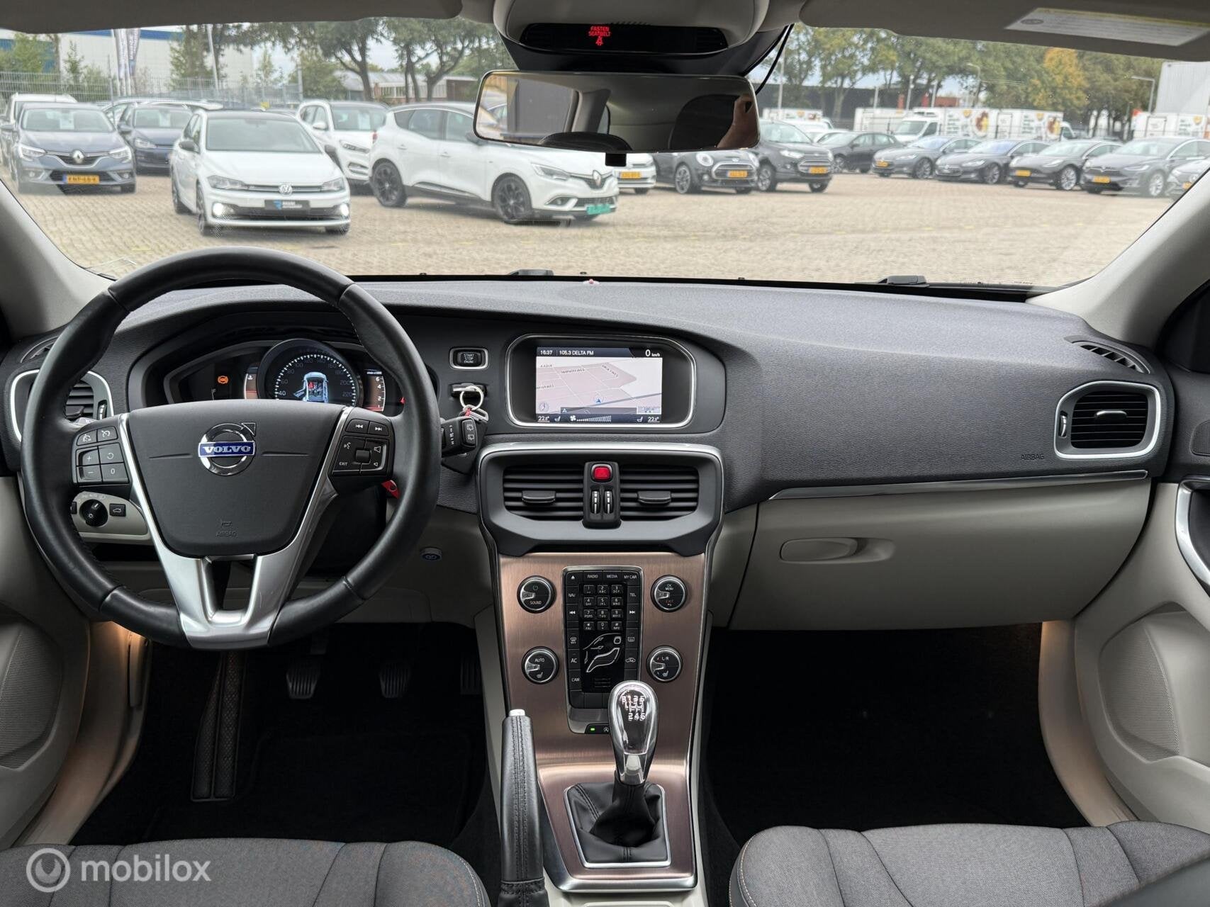 Volvo V40 Cross Country 1.6 T4 Summum 180PK NIEUWSTAAT, Auto's, Voorwielaandrijving, 4 cilinders, Bruin, 179 pk