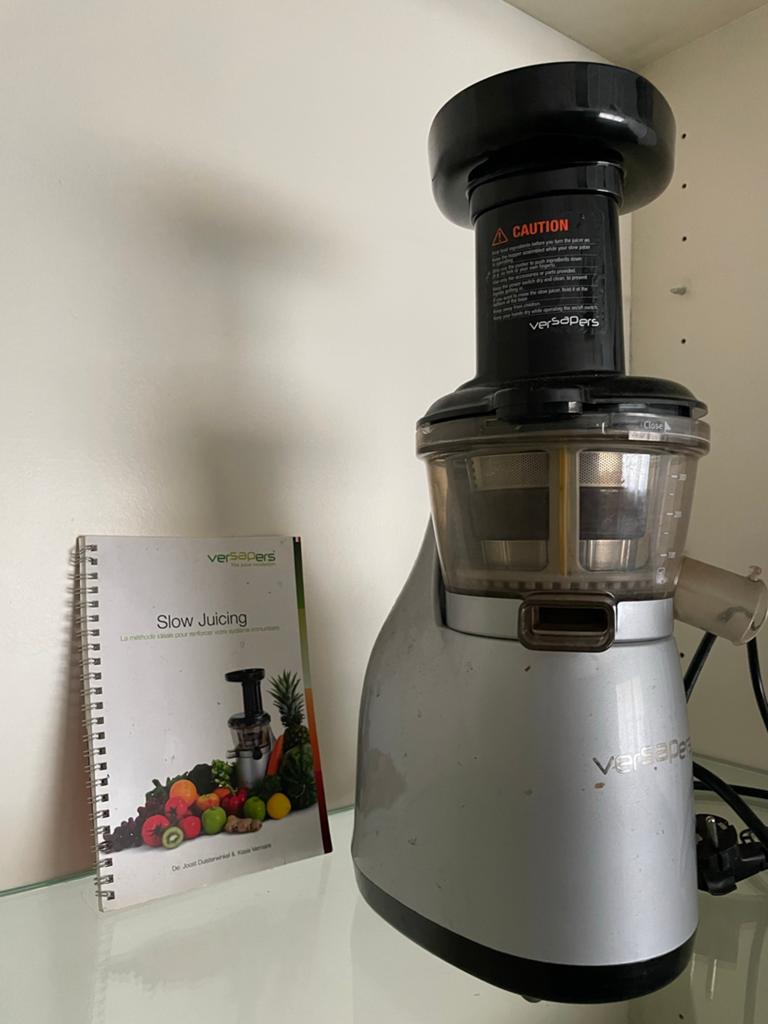 Versapers Slowjuicer - Zilver (incl. Slow Juicing boek), Ophalen of Verzenden, Gebruikt, Elektrisch, Slowjuicer