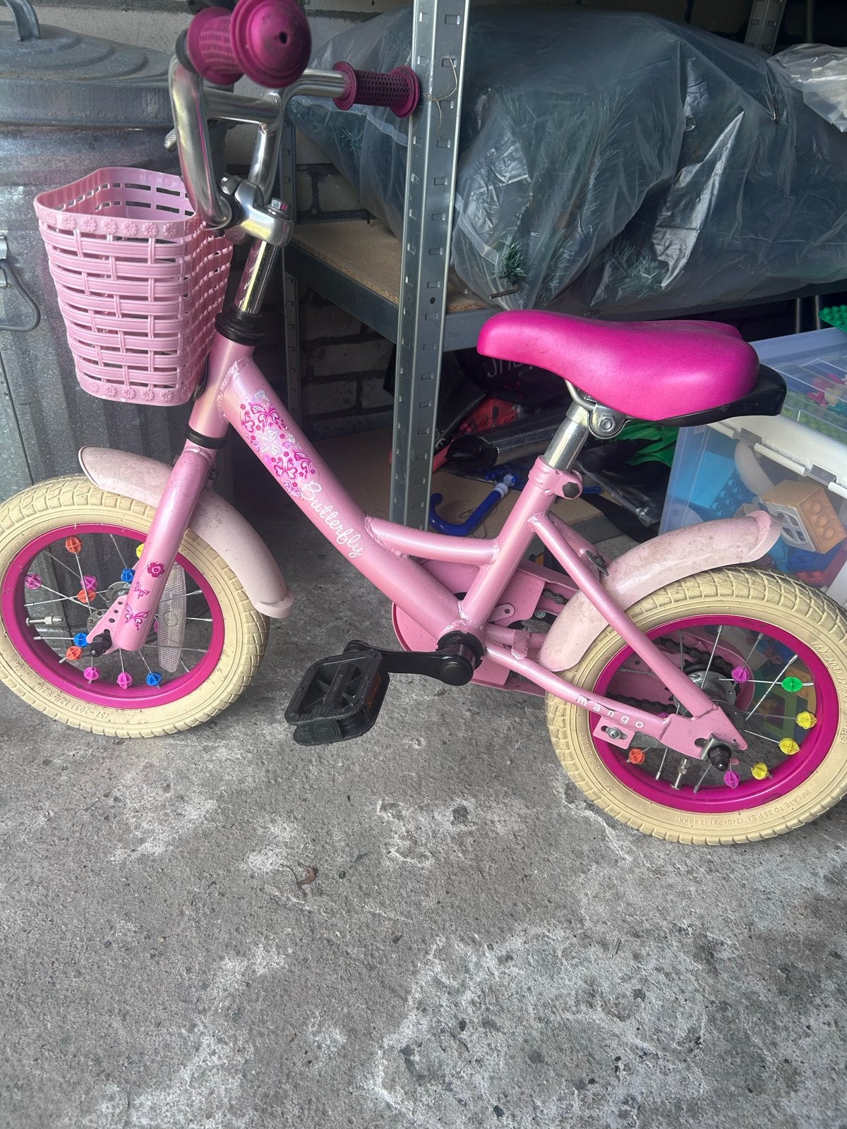 Roze kinderfiets 'Butterfly' met mandje en zijwiel 12 inch, Ophalen, Terugtraprem, Zijwieltjes, Gebruikt