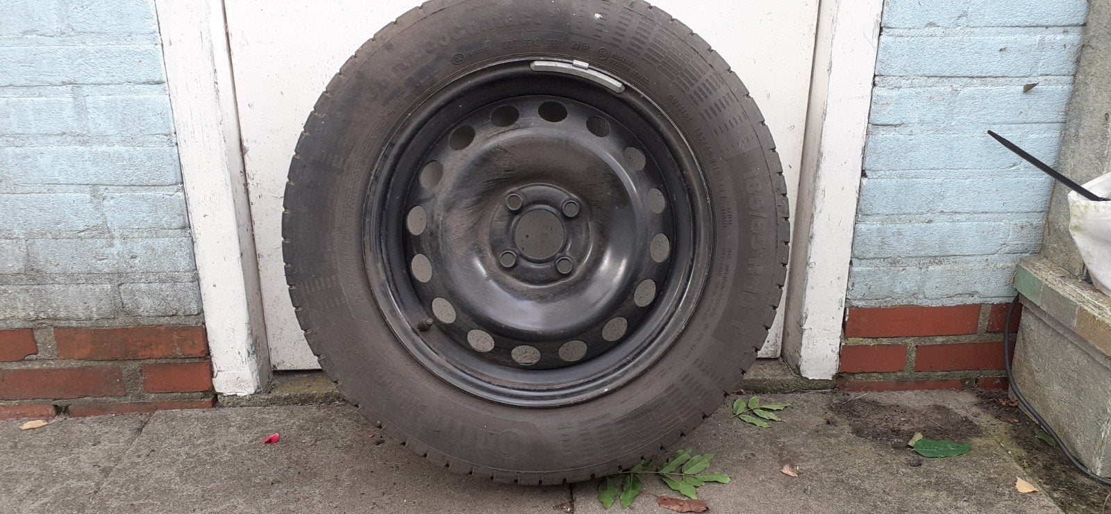 4 Velgen voor Dacia Logan met Continental 185/65 R15 88T z, Auto-onderdelen, Ophalen, Gebruikt, 15 inch, 185 mm