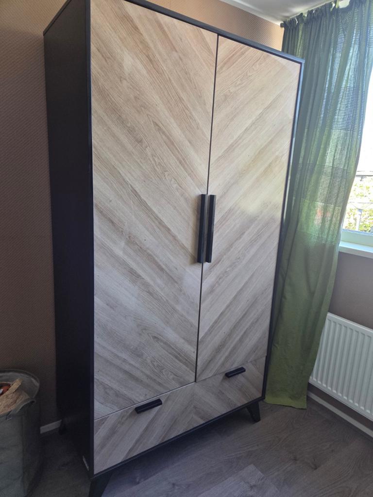 Kledingkast en commode/ladekast, Ophalen, 50 tot 70 cm, 105 cm of meer, 100 cm of meer