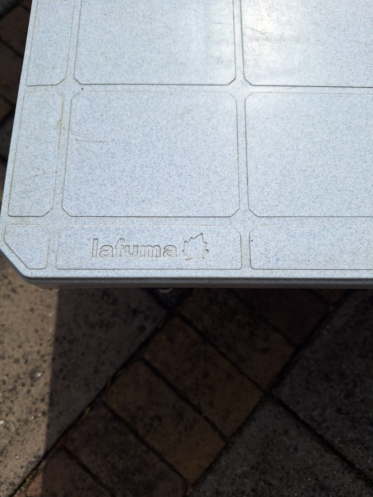 Lafuma campingtafel 67x89cm, poten in hoogte verstelbaar, Ophalen, Gebruikt, Rechthoekig, Kunststof