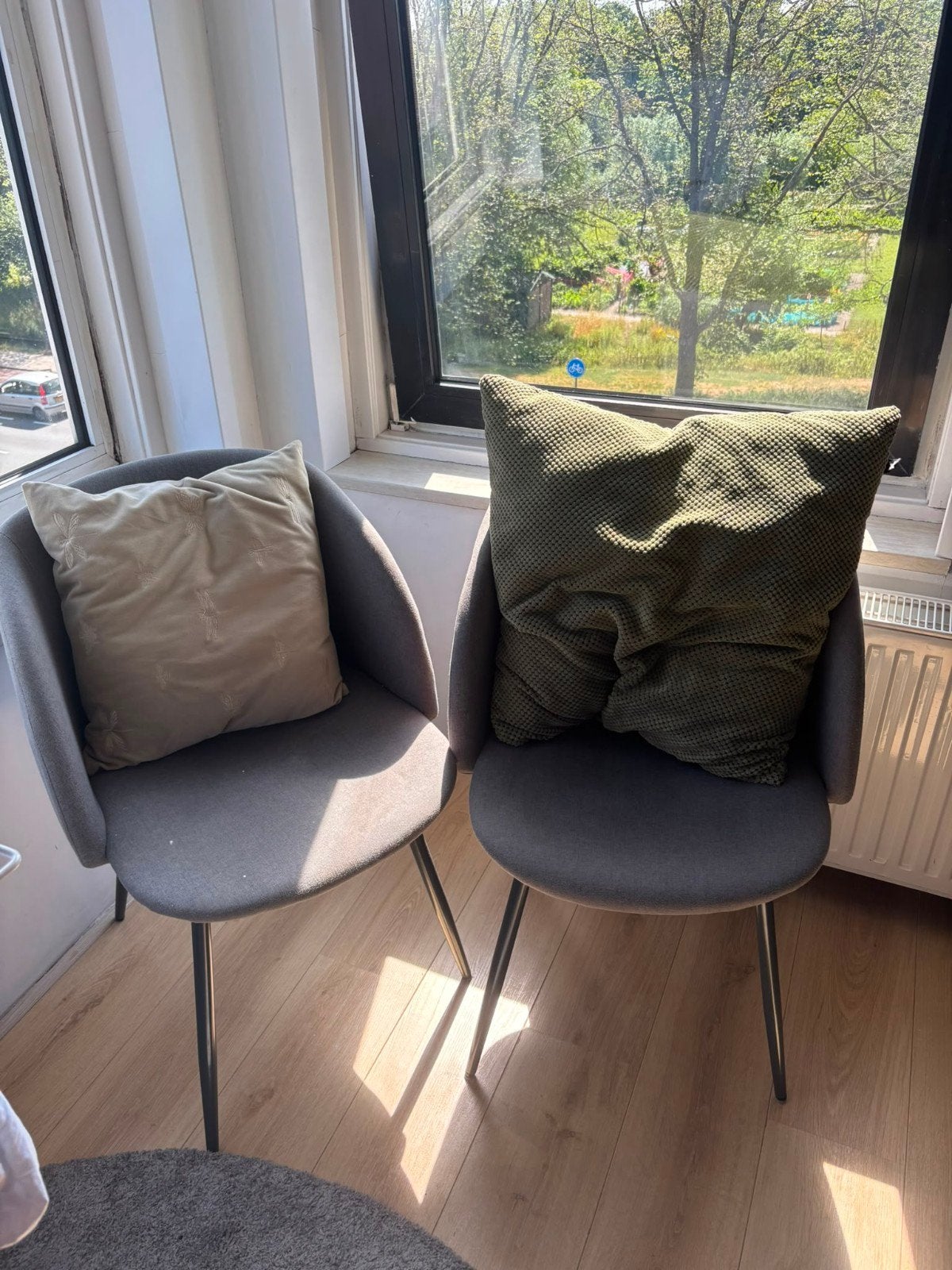GRATIS Twee comfortabele stoelen van Søstrene Grene, Ophalen, Gebruikt, Twee