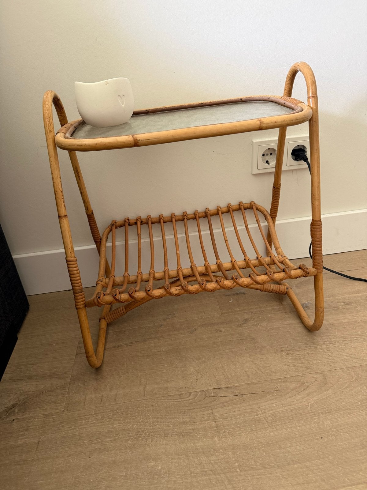 Vintage bamboe bijzettafel met glasplaat, Ophalen