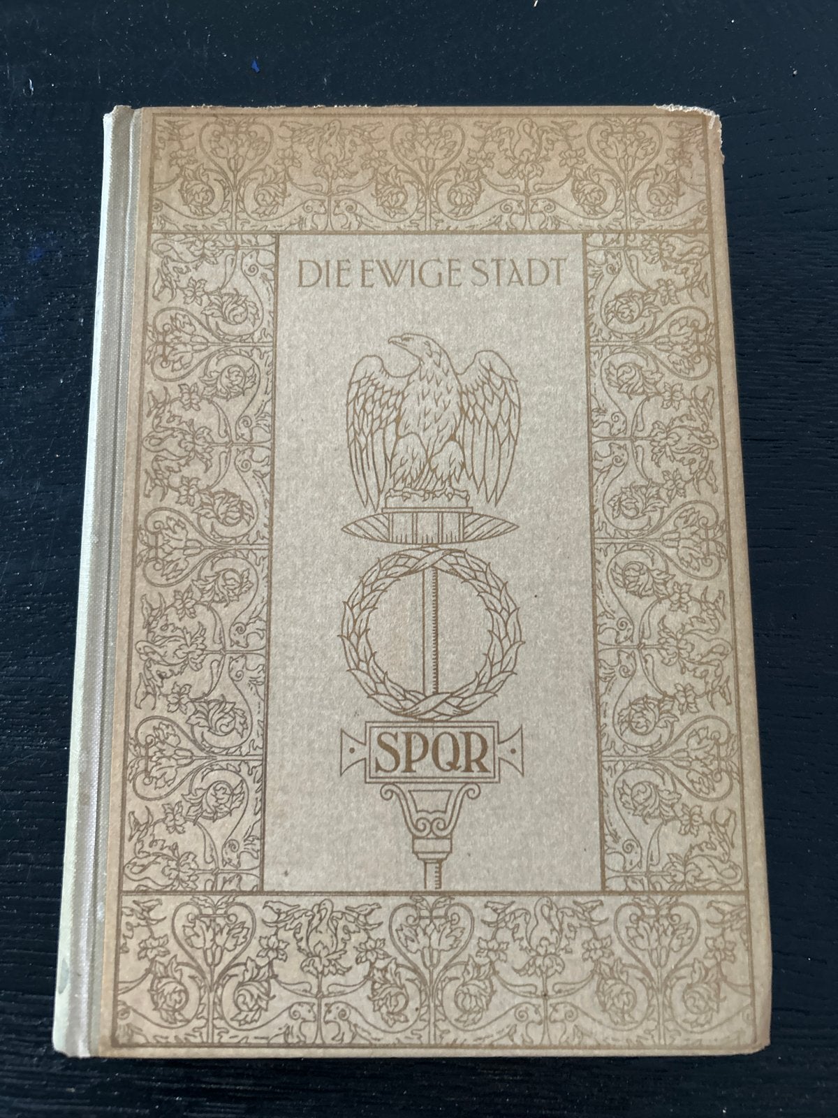 Die Ewige Stadt - Hans Barth (1920s), Boeken, Ophalen of Verzenden, 20e eeuw of later, Gelezen