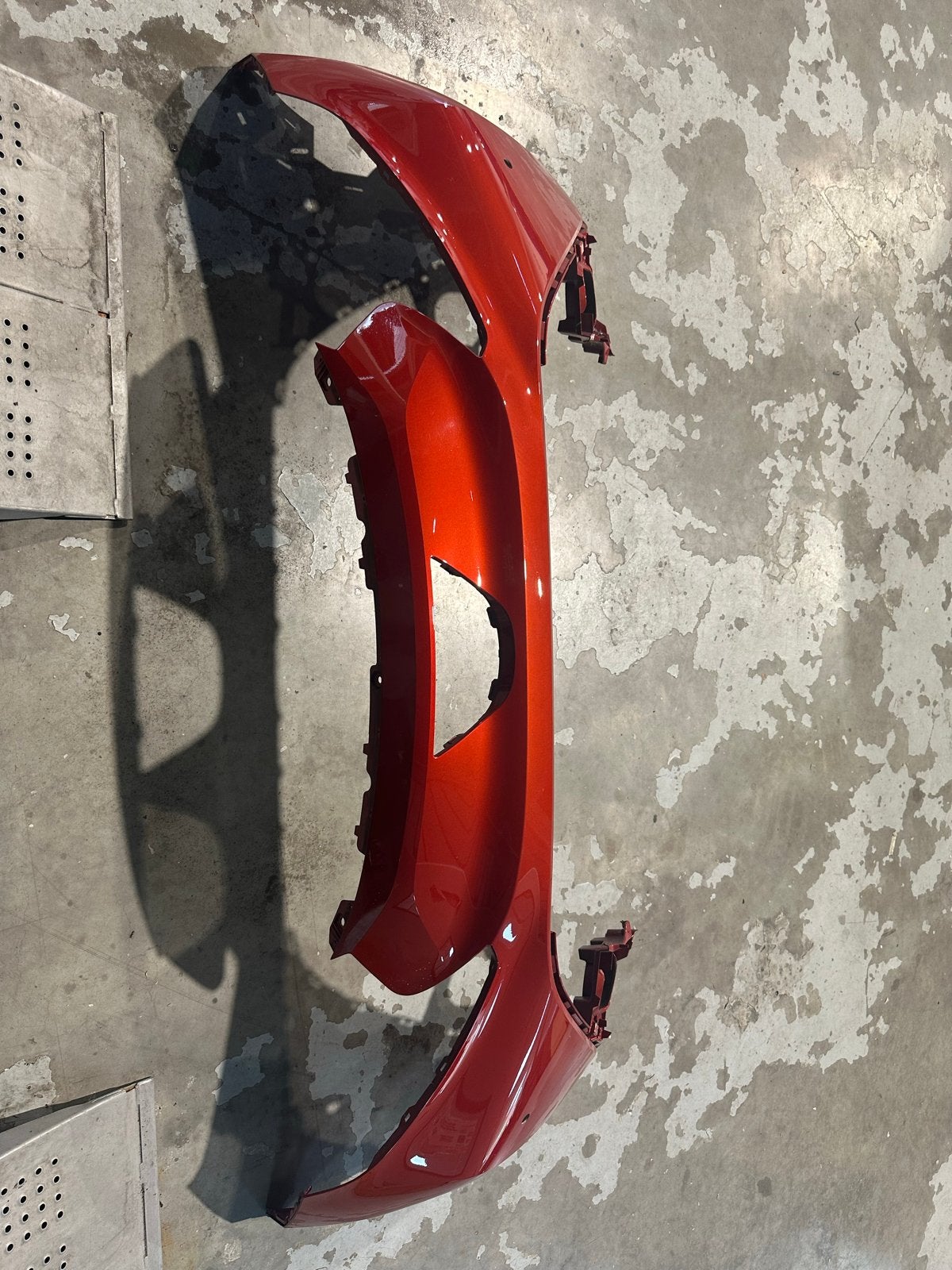 Toyota Aygo X Voorbumper Rood (2020-2023), Auto-onderdelen, Gebruikt, Voor, Ophalen of Verzenden, Toyota