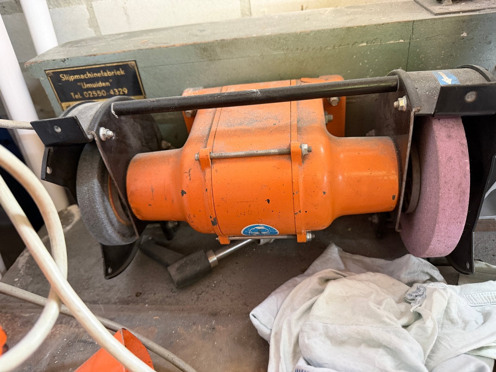Werkbankslijpmachine voor schaatsen en gereedschap, Ophalen, Gebruikt, Werkbankslijpmachine