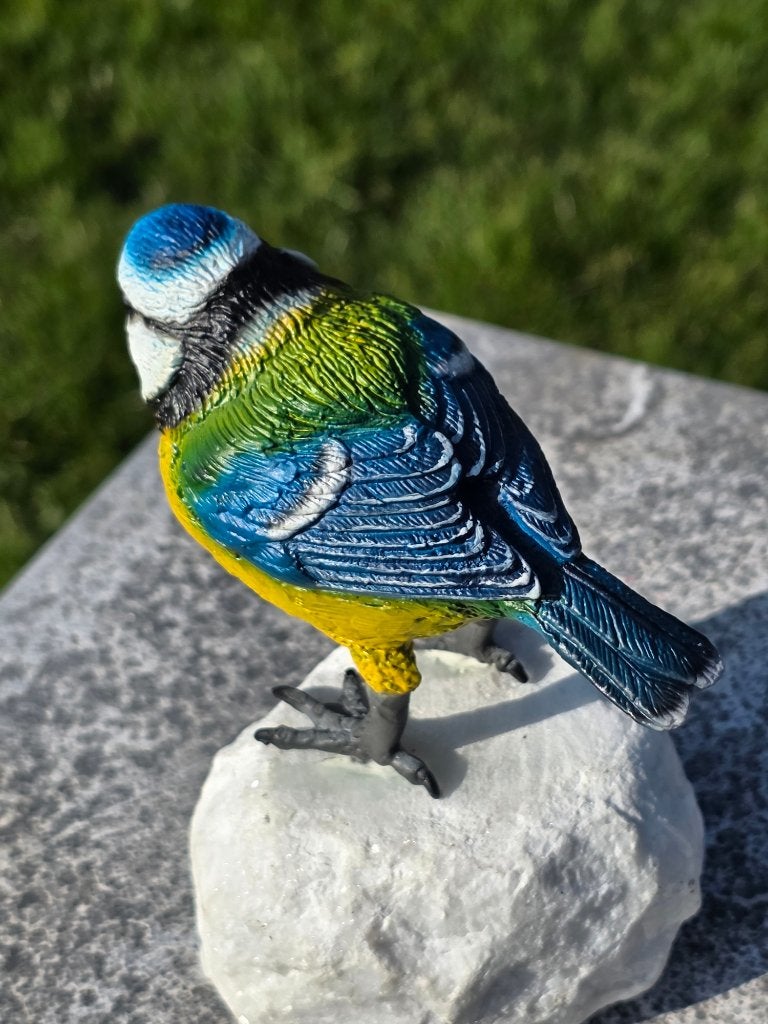 PIMPELMEES / BRONZEN BEELD OP NATUURSTENEN SOKKELTJE, Tuin en Terras, Dierenbeeld, Nieuw, Info@huisentuindecoratiemarie.nl, Huis en tuin decoratie marie