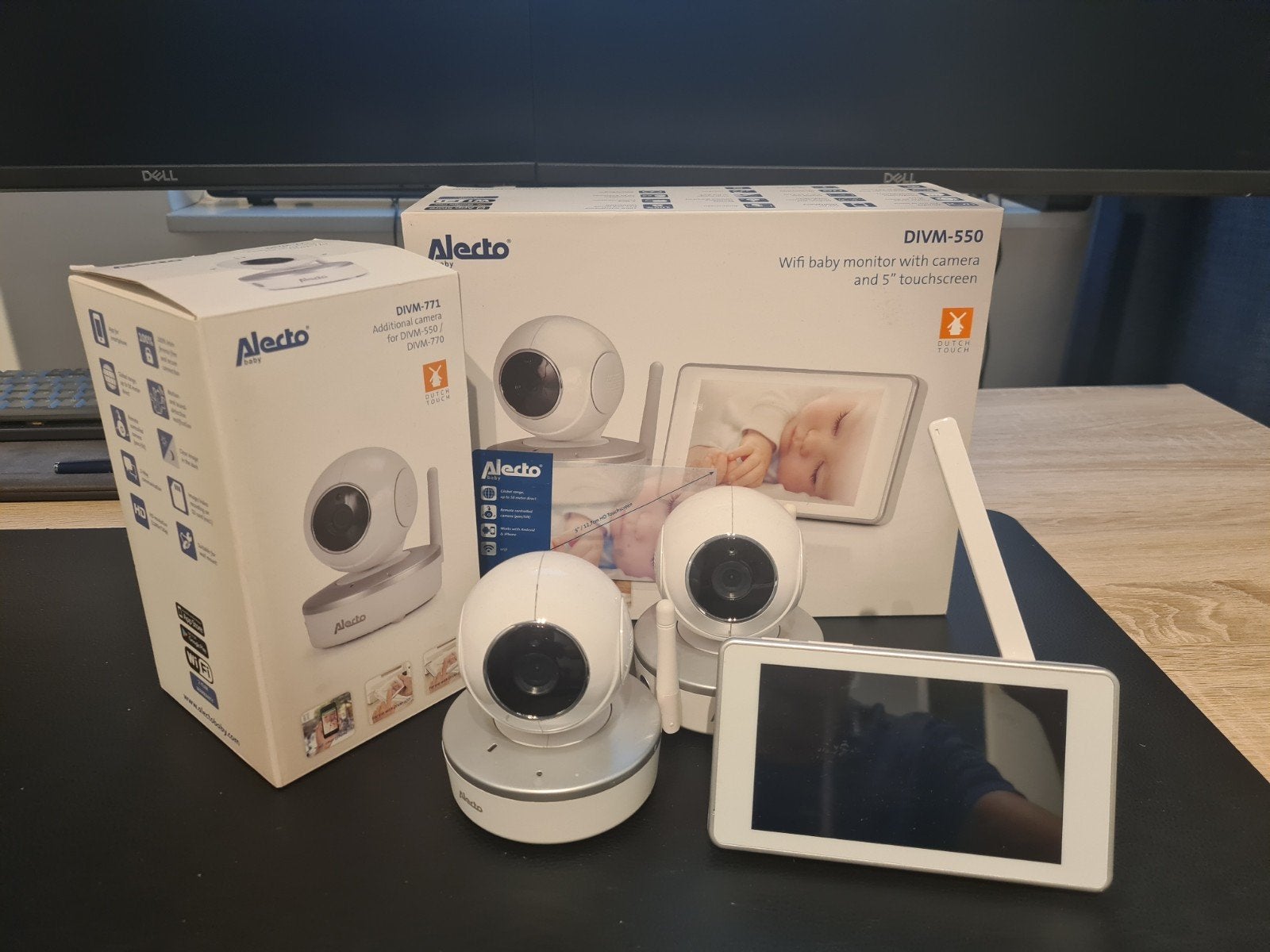 Alecto DIVM-550 Wifi Babyfoon met 2 camera's en 5" scherm, Ophalen of Verzenden