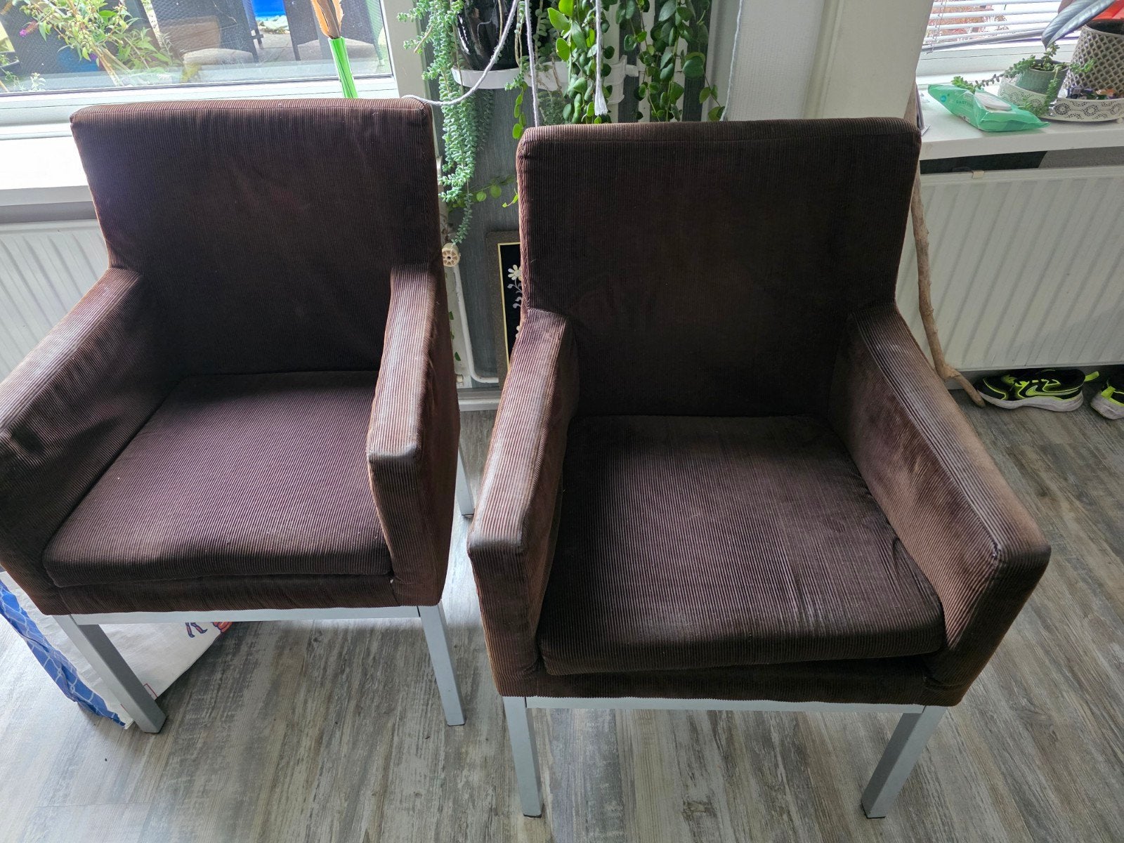gratis 2x bruine stoelen, Ophalen, Gebruikt, Twee, Bruin