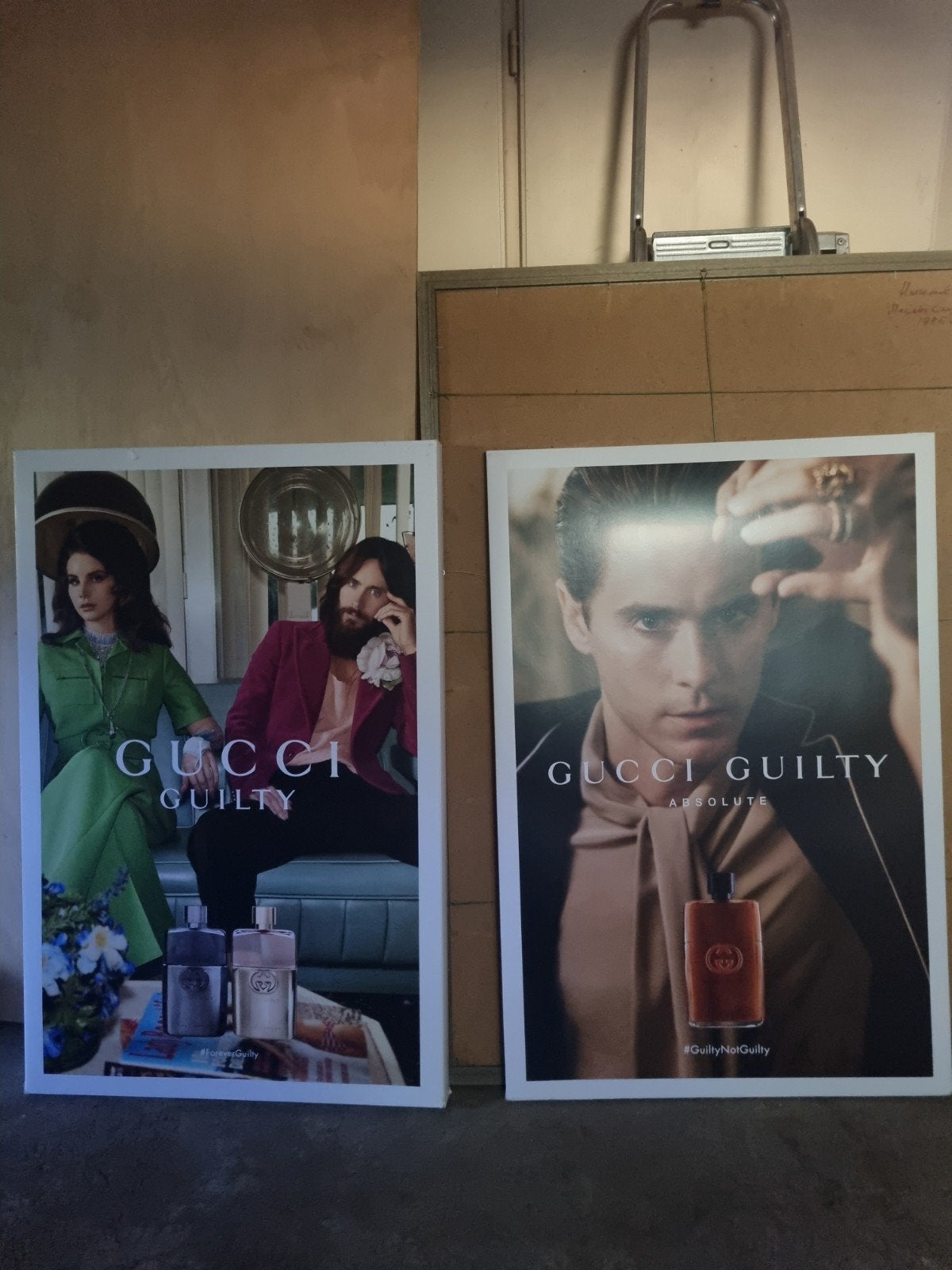 Gucci Guilty Reclame Posters (2 stuks), Ophalen, A1 t/m A3, Reclame, Rechthoekig Staand