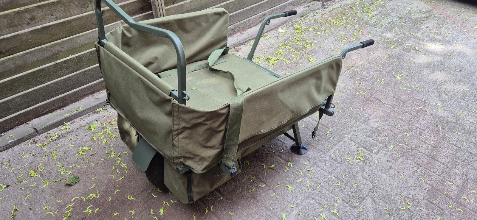 Trakker acces barrow / kruiwagen, Ophalen, Zo goed als nieuw, Kunstaas
