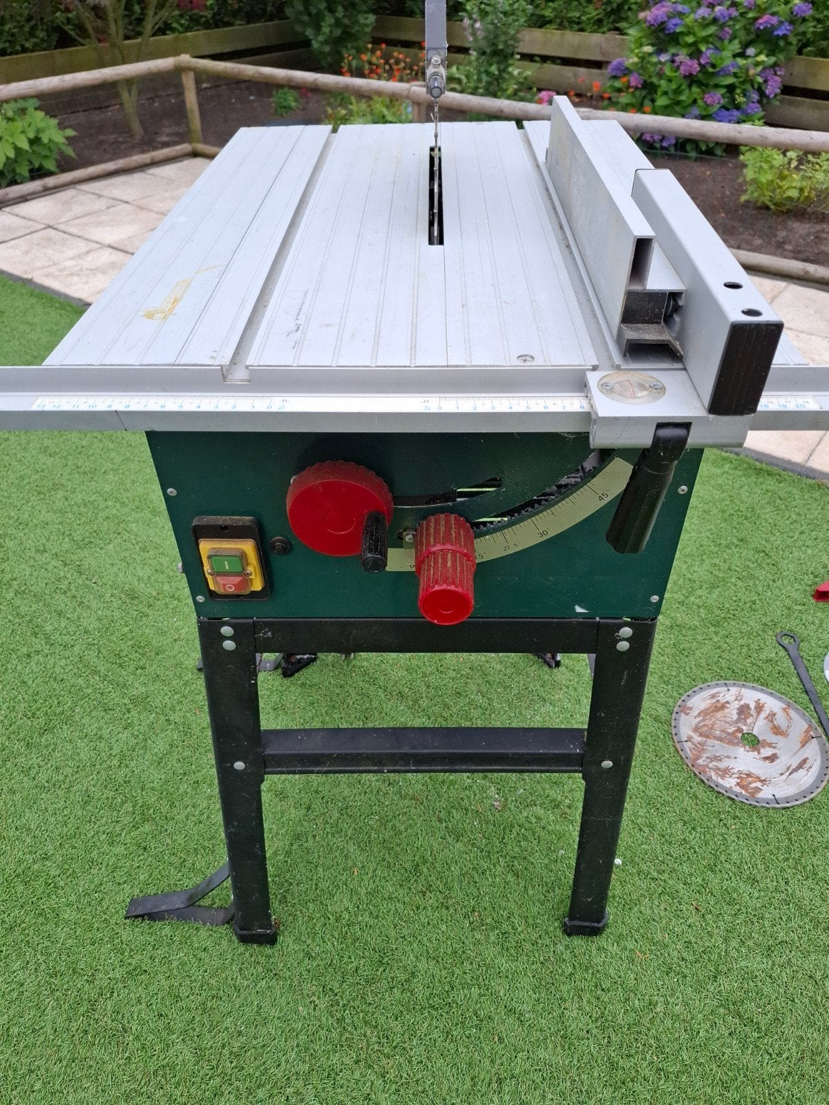 Parkside zaagtafel met extra, Doe-het-zelf en Verbouw, Gereedschap | Zaagmachines, Ophalen, 1200 watt of meer, Cirkelzaag, 30 tot 70 mm