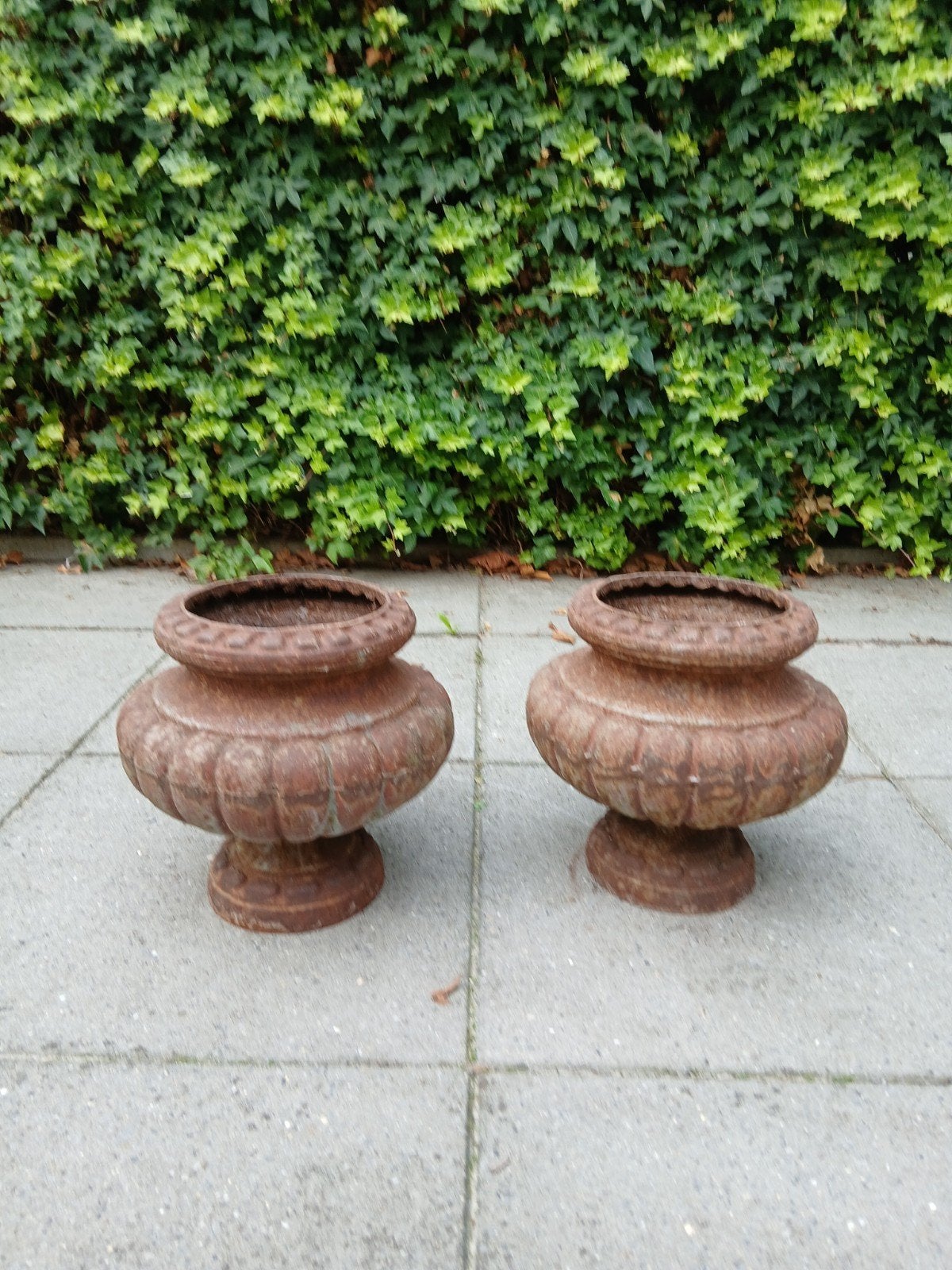 Set van 2 gietijzeren bloempotten, H30 D15, met roest, Tuin en Terras, Ophalen, Gebruikt, Rond, Metaal