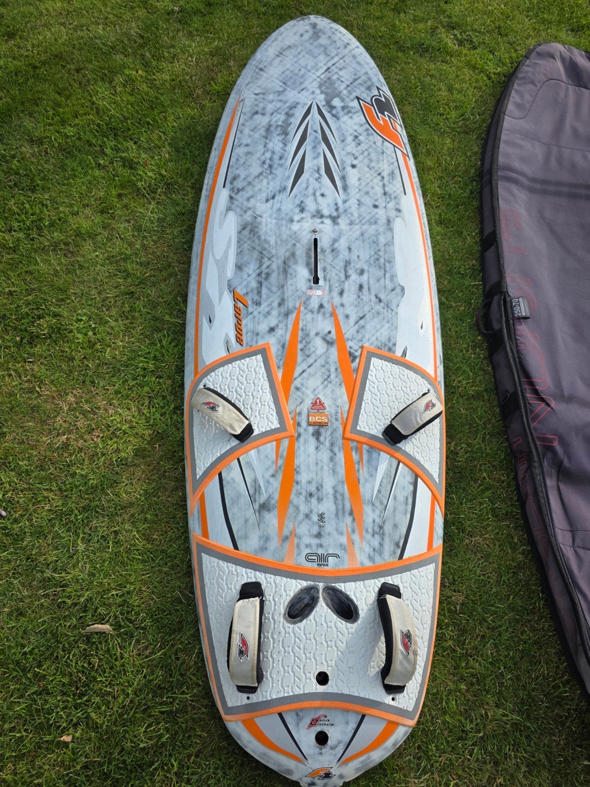 F2 SX Large 235cm en 120 liter in TOPSTAAT!, Watersport en Boten, Windsurfen, Ophalen, 250 tot 300 cm, F2, Zo goed als nieuw