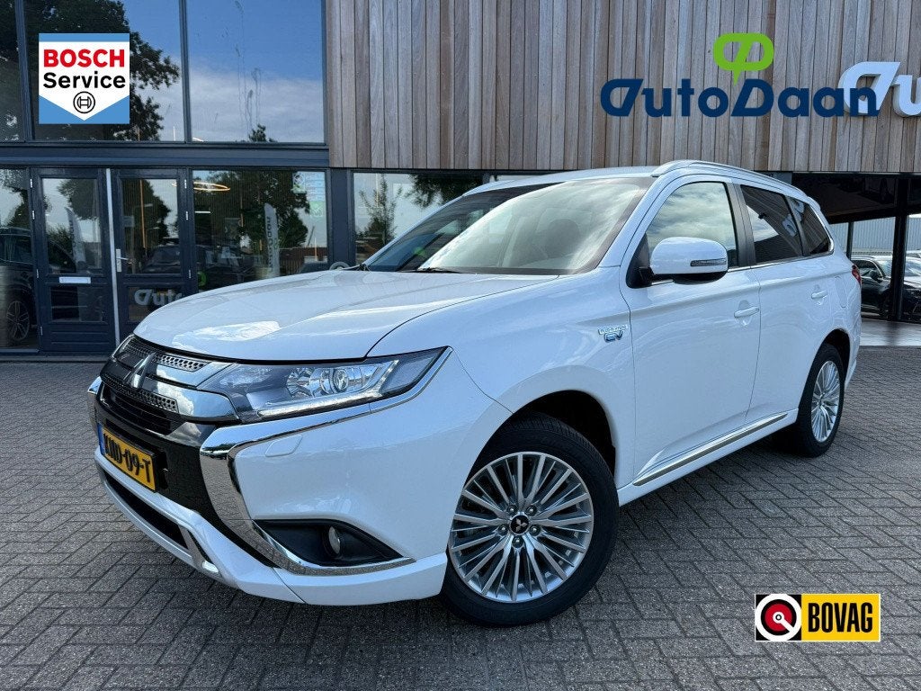 Mitsubishi Outlander 2.4 PHEV Intens (bj 2020, automaat), Auto's, Mitsubishi, Euro 6, 4 cilinders, 1865 kg, Wit
