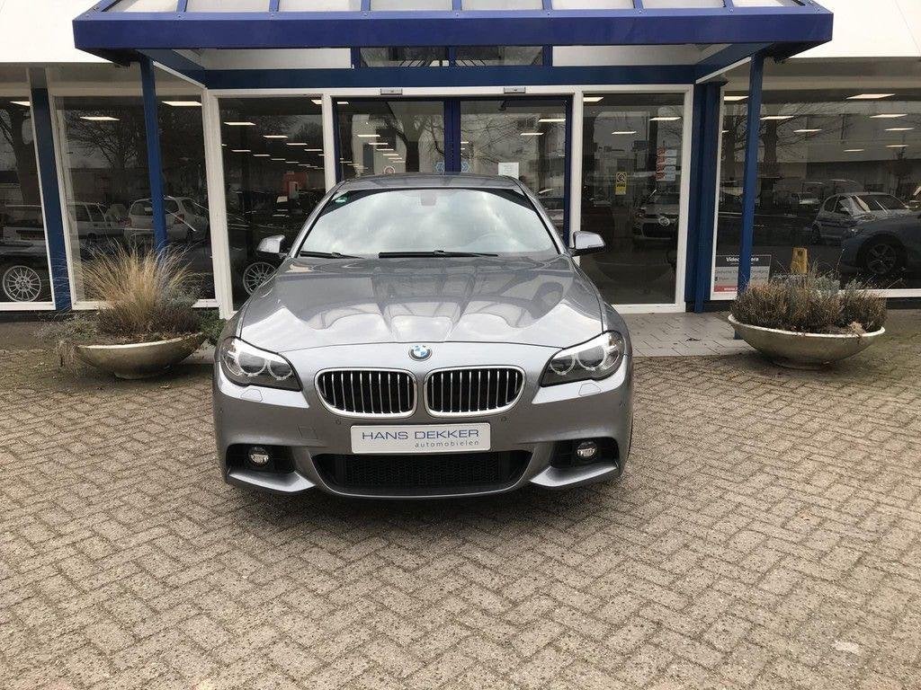 BMW 5 Serie Touring 520i Executive M PAKKET automaat/navigat, Auto's, Automaat, 4 cilinders, 2000 kg, Origineel Nederlands