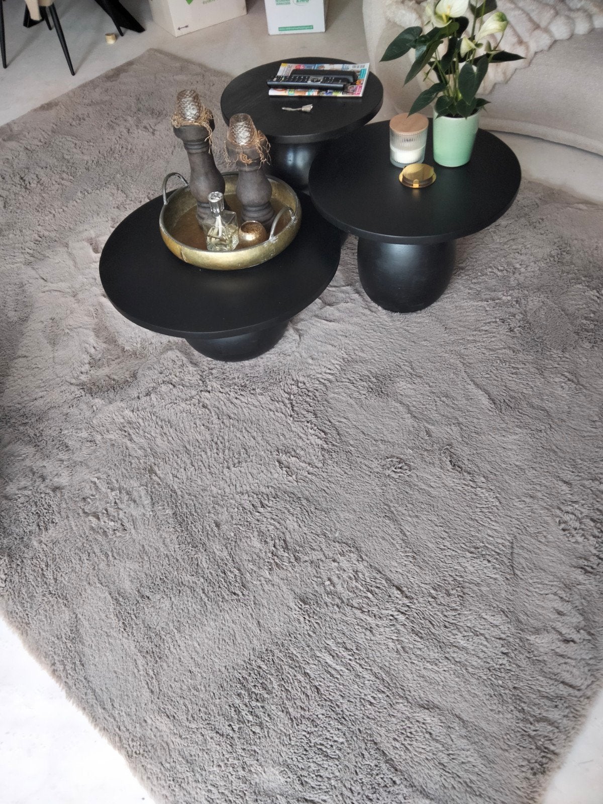 groot pluffy vloerkleed taupe kleur, Ophalen, Zo goed als nieuw, Tapijt