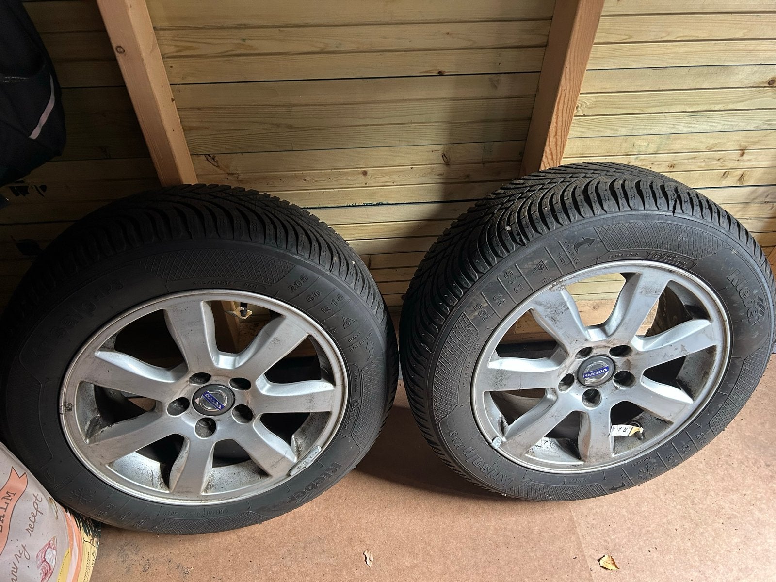 Winterbanden Volvo V70, Auto-onderdelen, Ophalen, Gebruikt, 16 inch, Banden en Velgen