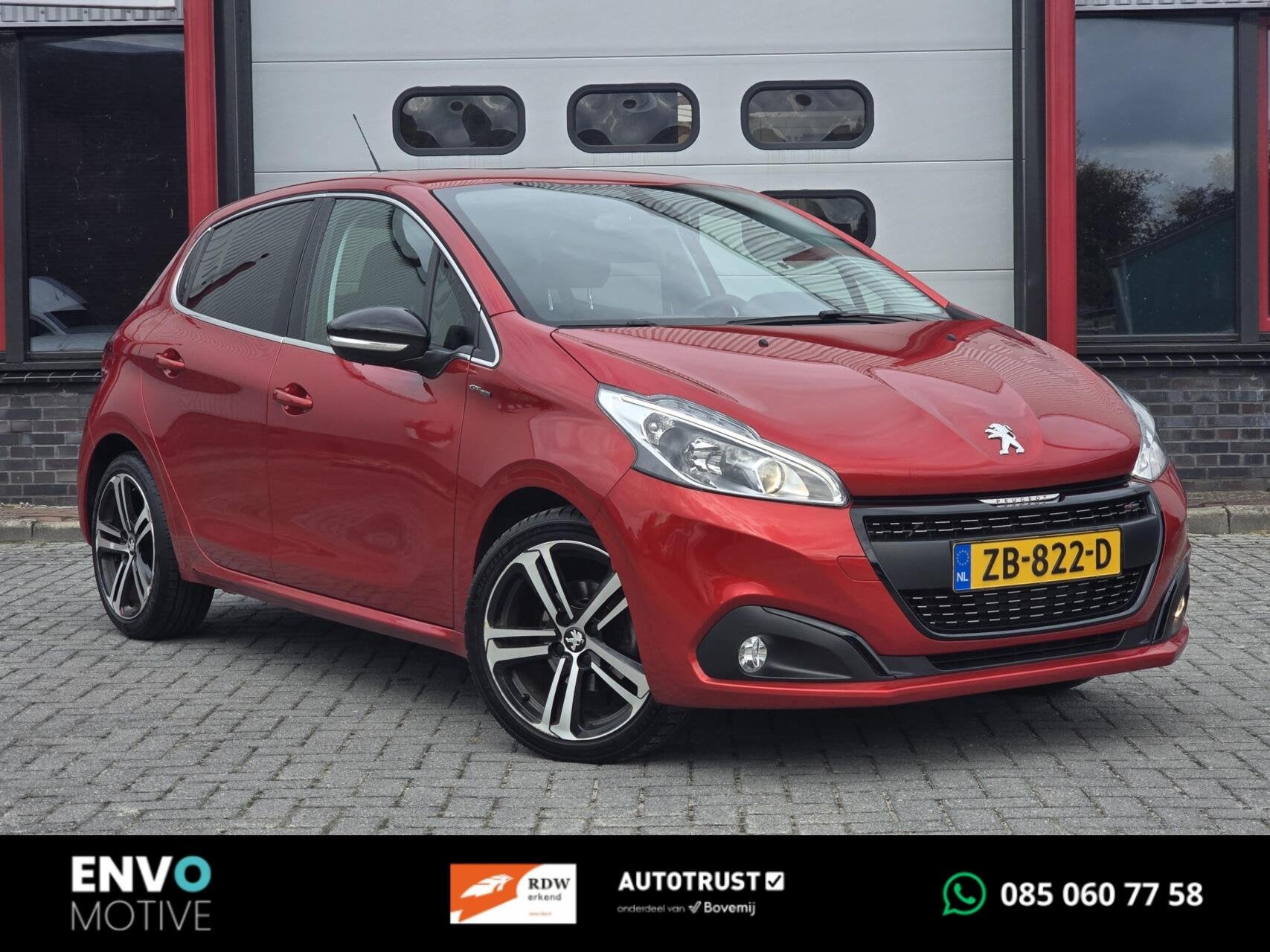 Peugeot 208 1.2 PureTech GT-Line Automaat Navi/Carplay/LMV, Auto's, Gebruikt, 1199 cc, Met garantie (alle), Leder en Stof