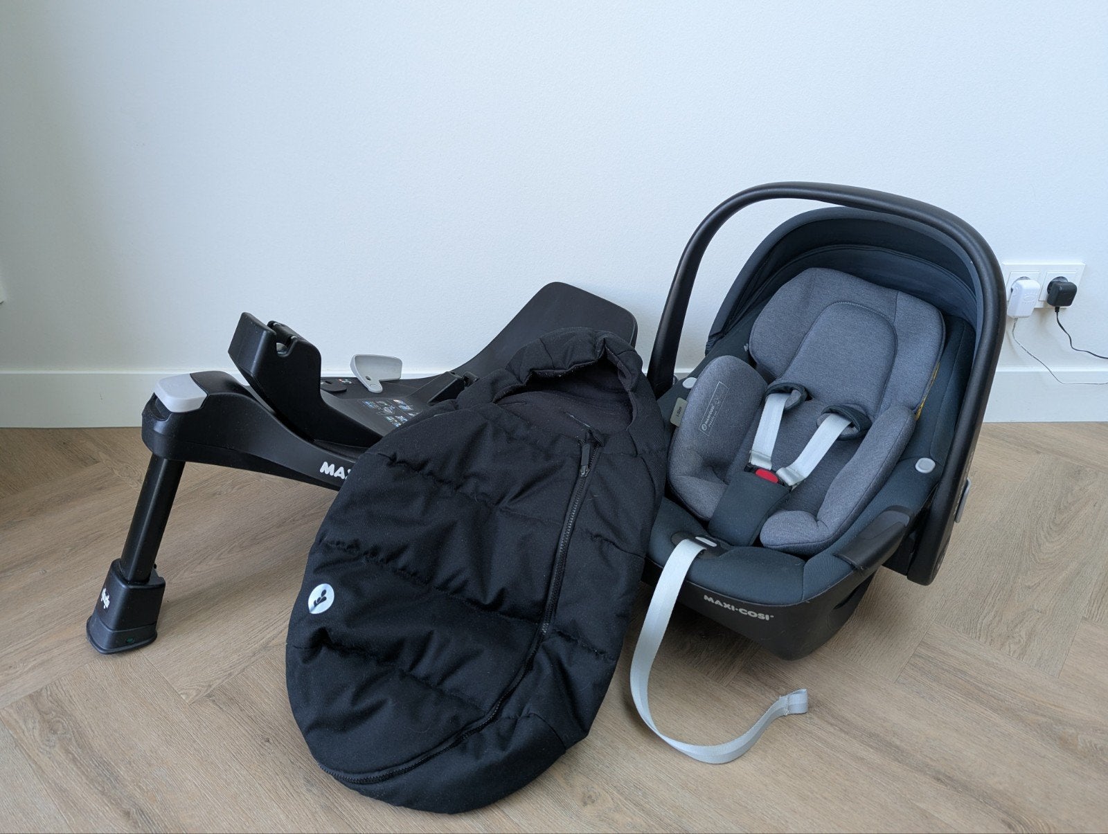 Maxicosi Pebble 360 i-size met Familyfix 360 isofixbase, Kinderen en Baby's, Autostoeltjes, Ophalen, Gebruikt, Isofix, 0 t/m 13 kg