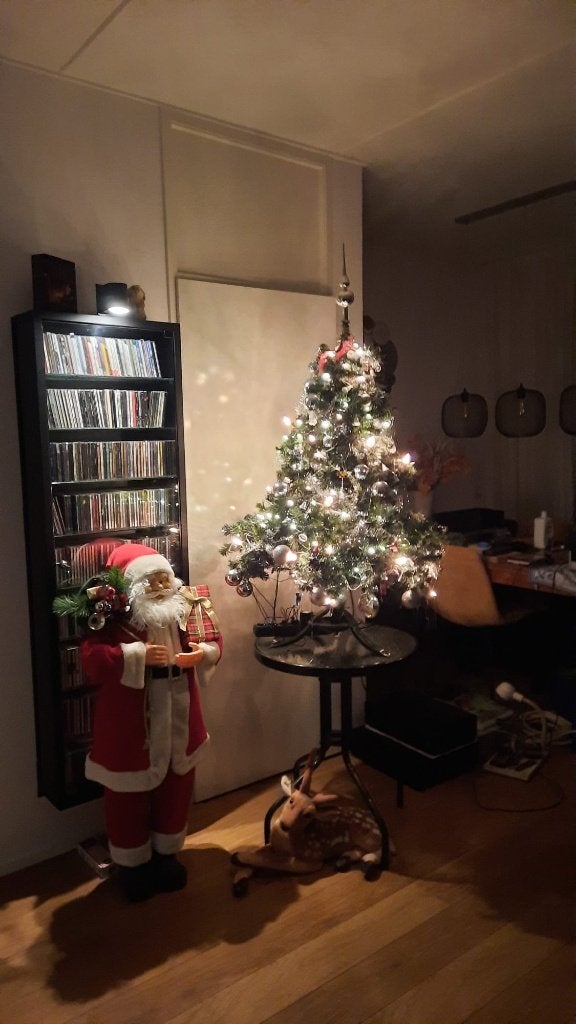 Kunstkerstboom. Compleet met versiering en verlichting., Ophalen, Gebruikt