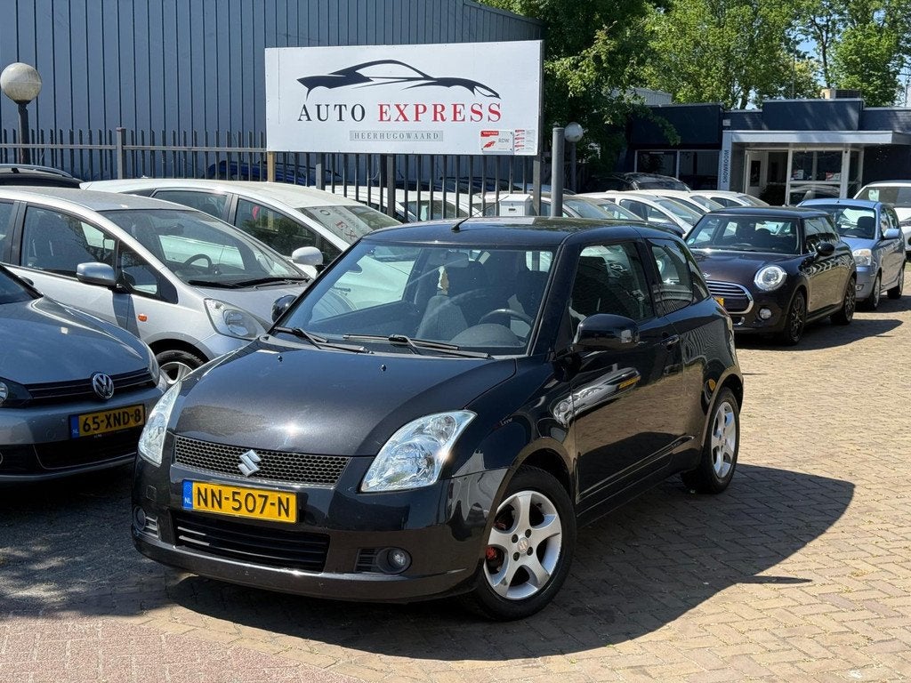 Suzuki Swift 1.3 Limited/Airco/Soelverwarming/1Eeignaar/Apk/, Auto's, Suzuki, Gebruikt, 31 €/maand, 400 kg, Alcantara