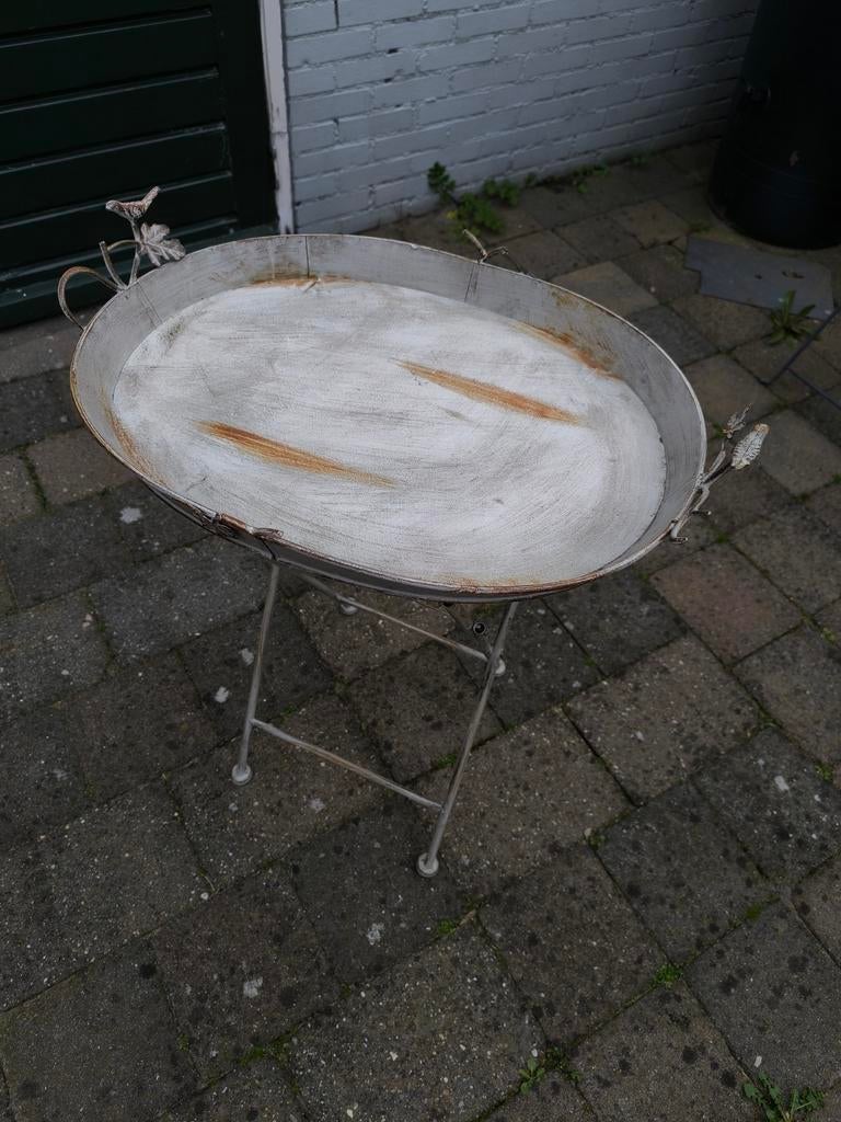 Sfeervolle brocante ijzeren Butler Tray, Gebruikt, Onbekend, Ophalen of Verzenden, Onbekend