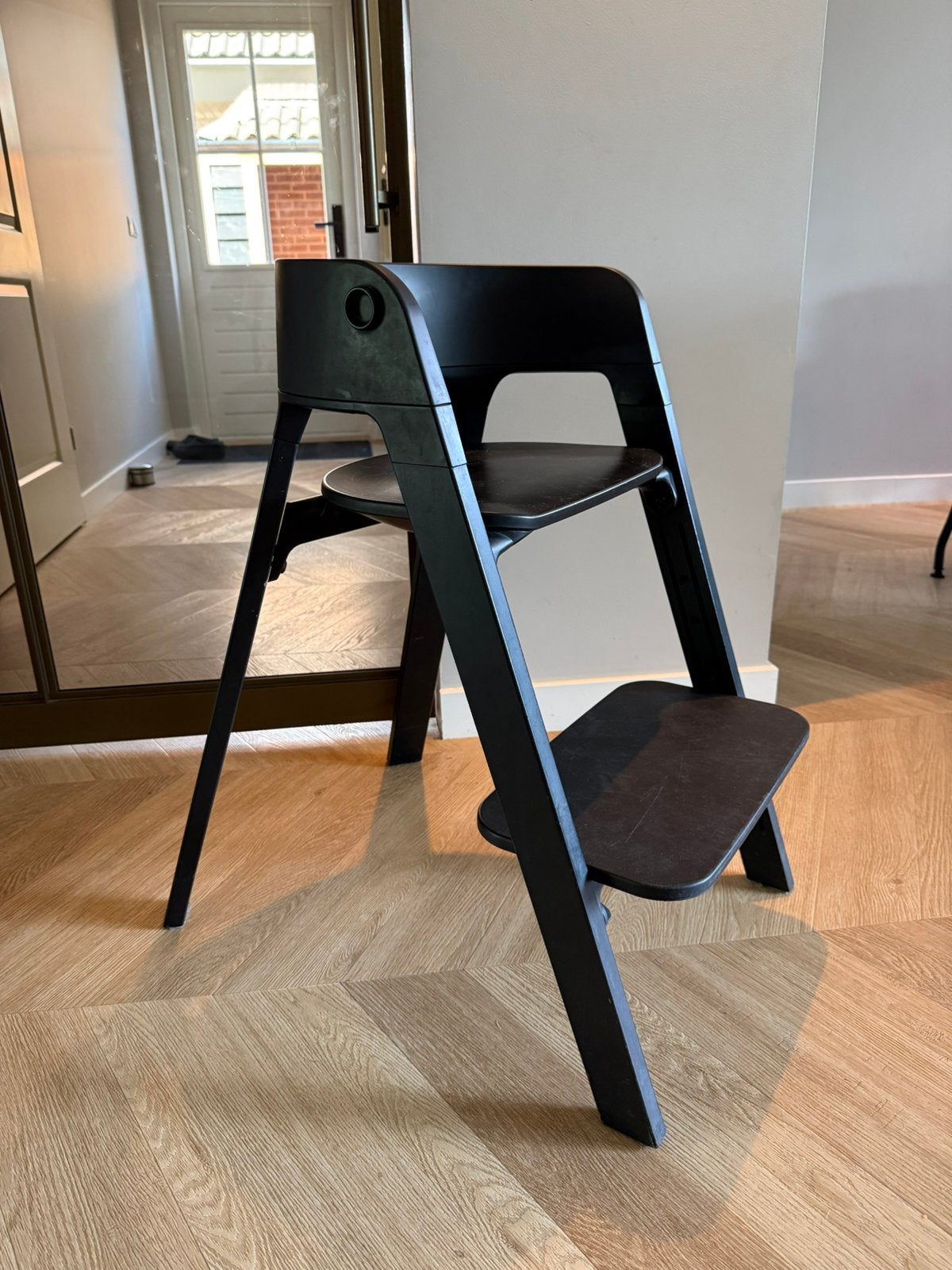 Stokke Nomi kinderstoel - Zwart, Ophalen, Zo goed als nieuw, Meegroeistoel