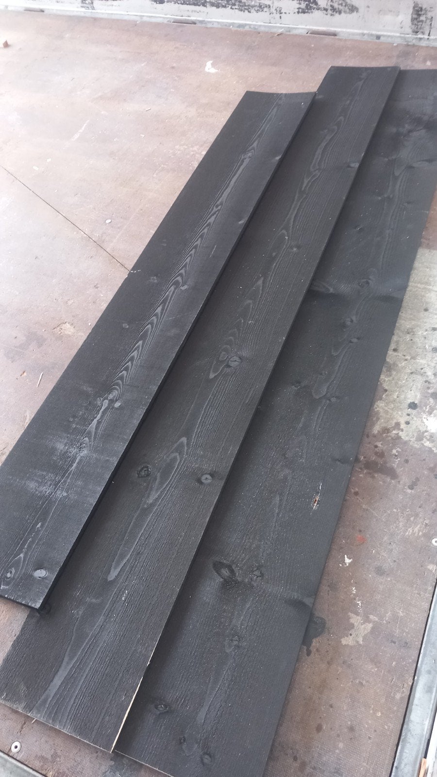 Reststukken zwart Zweeds rabat (60-125cm), Doe-het-zelf en Verbouw, Hout en Planken, Minder dan 25 mm, Ophalen of Verzenden, Plank