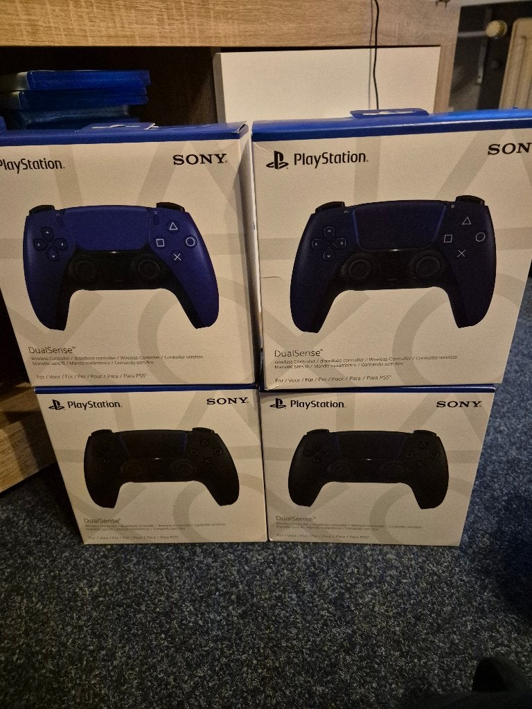 Draadloze PS5 controllers en oplaadstation, Computers en Software, Ophalen, Nieuw, Sony