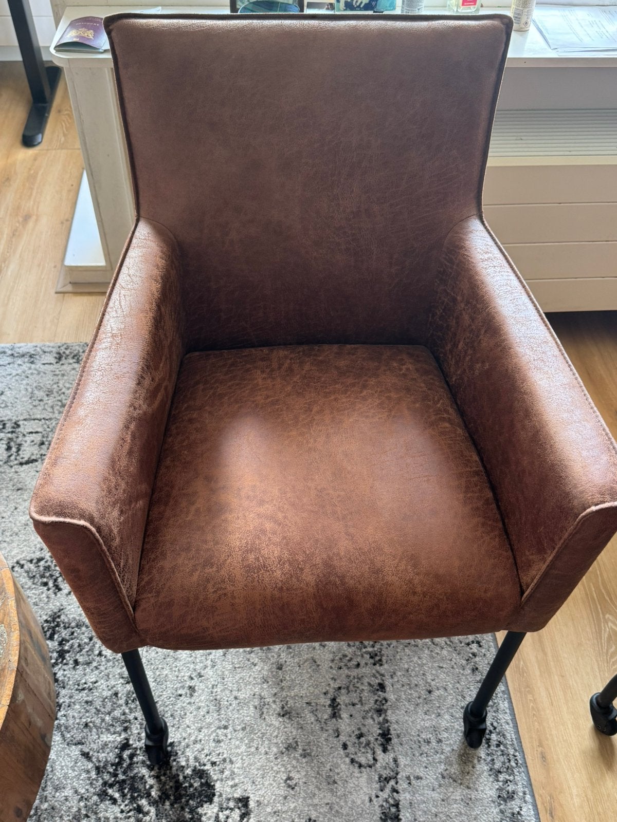Kalfslederen stoel kleur cognac met kleine wieltjes, Ophalen, Zo goed als nieuw, Bruin, Eén