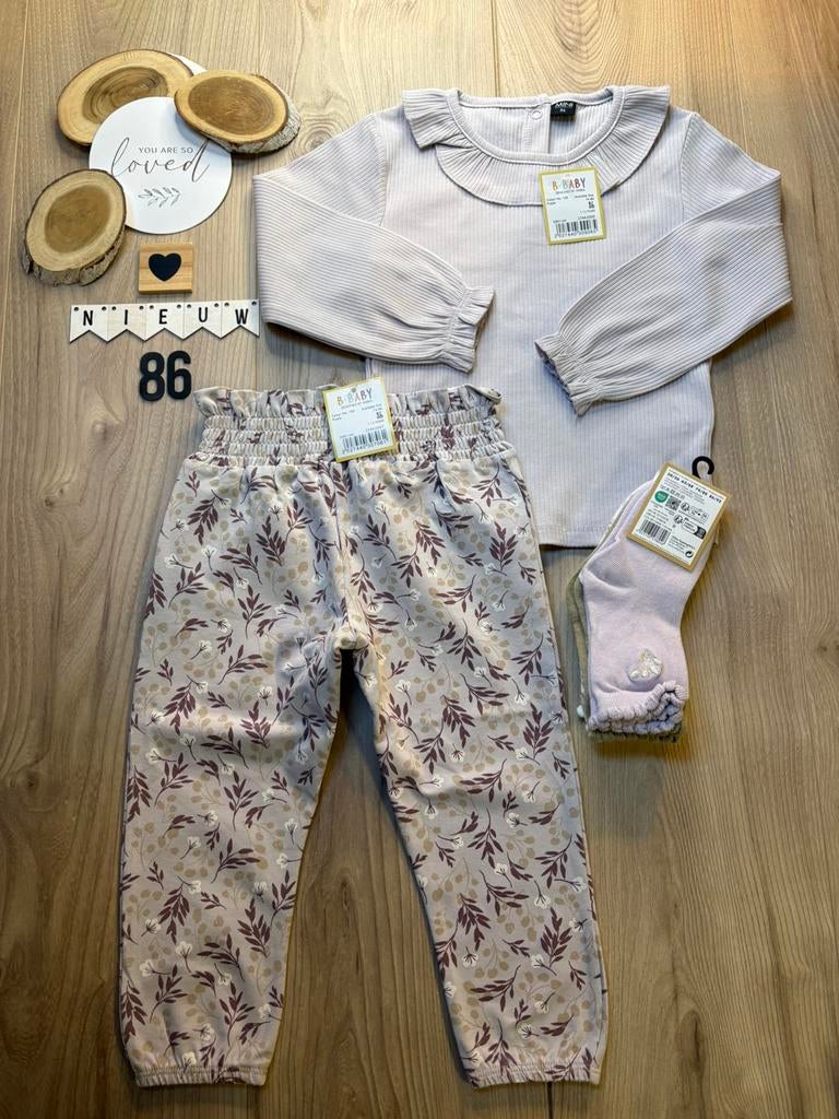 Meisjes Wibra lila setje broekje shirtje sokken maat 86, Ophalen of Verzenden, Nieuw, Meisje, Setje