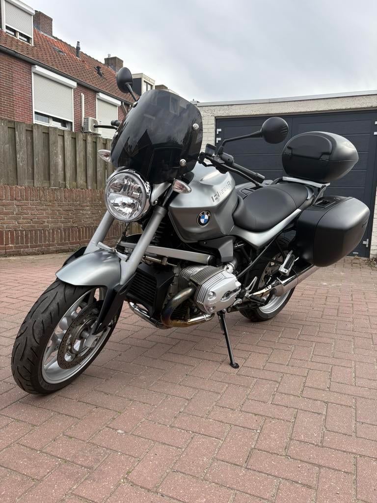 BMW R1200R lichtgrijs 2008 ABS ESA        (R 1200 R)44000 km, 2 cilinders, Motorrijbewijs A, Cardan-aandrijving, 1170 cc