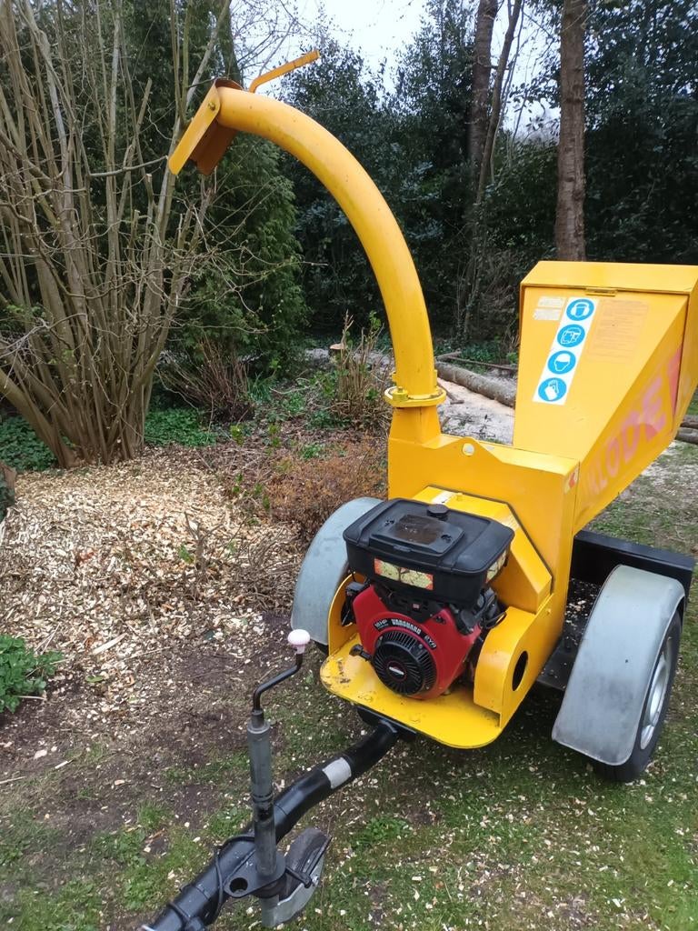 Te huur 18 pk versnipperaar, 14cm max, Tuin en Terras, Hakselaars, Ophalen of Verzenden, Gebruikt