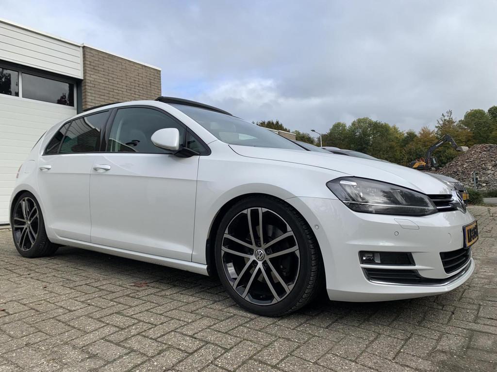 Volkswagen Golf 1.4 TSI ACT Highline 190PK Panodak Leer Trek, Auto's, Gebruikt, 4 cilinders, Automatische klimaatregeling, Wit