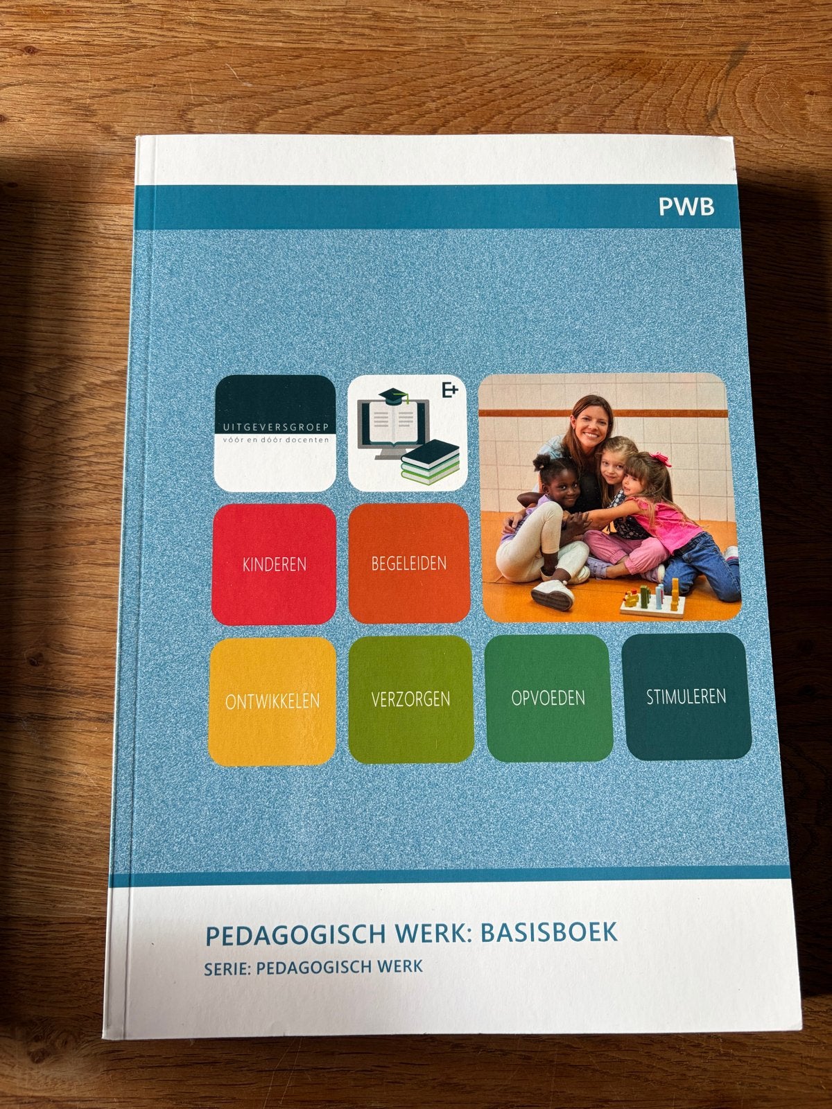 Pedagogisch Werk: Basisboek, Gespecialiseerd Medewerker & In, Ophalen of Verzenden, Alpha, Zo goed als nieuw, MBO