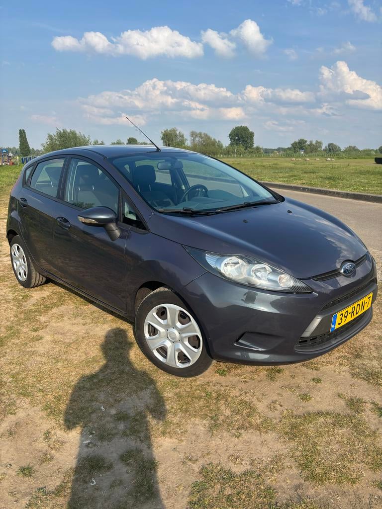 Ford Fiësta 1.25 60KW 5DR 2011 Grijs, Auto's, Ford, Fiësta, ABS, Airbags, Airconditioning, Centrale vergrendeling, Climate control