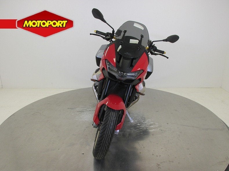 Moto Guzzi V100 MANDELLO ROSSO MAGMA (bj 2023), Motoren, Motoren | Moto Guzzi, Bas@piaggio.nl, Piaggio Benelux bv., Bedrijf, Sport