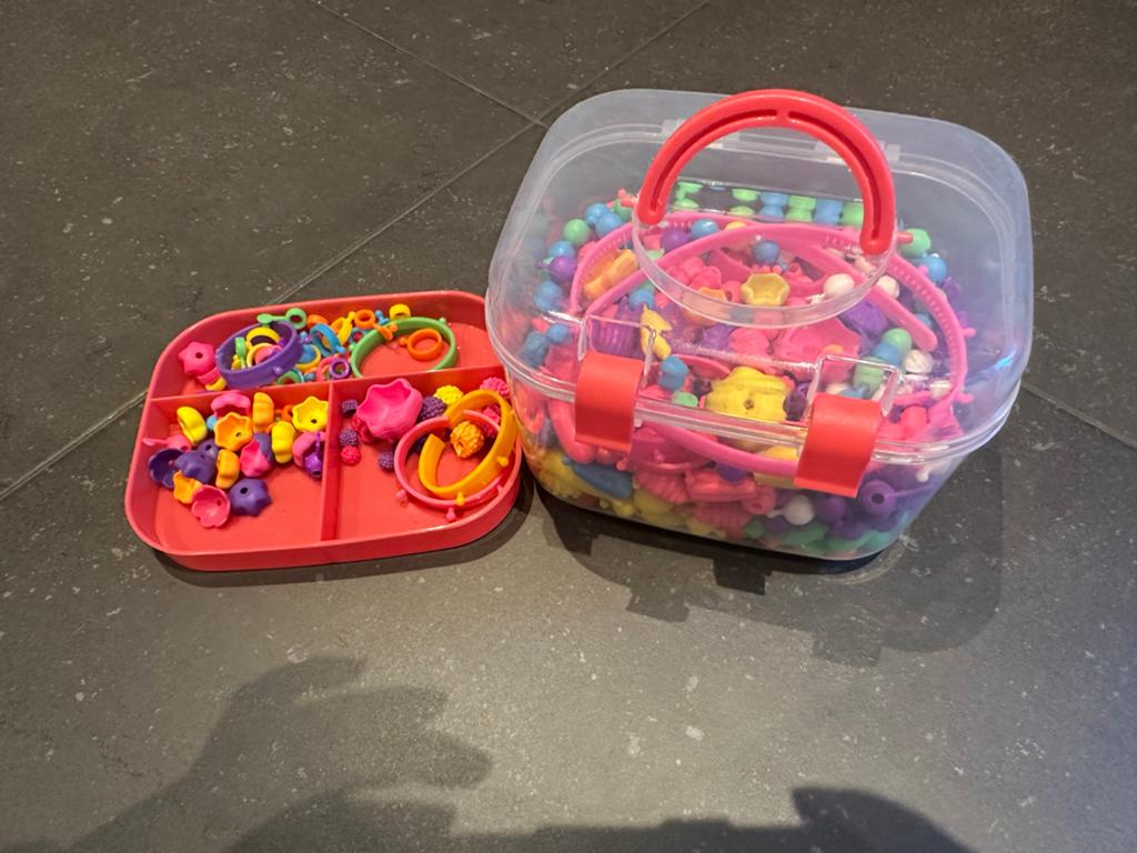 Sieraden Maakset voor Kinderen met Handige Koffer!, Hobby en Vrije tijd, Ophalen, Zo goed als nieuw, Kraal